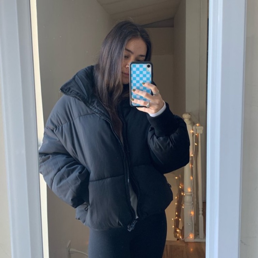 BRAND NEW NEVER BEEN WORN drop shoulder puffy S